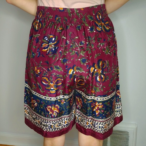 Vintage Floral 100% Silk Wide Flowy Hi Rise Shorts - Picture 3 of 6